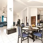 Apartment Peaceful Port