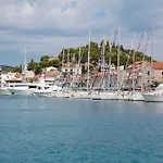 Appartamento Peaceful Port Tribalj