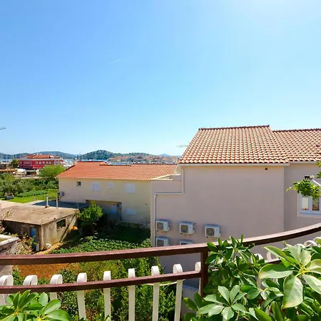 Peaceful Port Appartement Tribalj