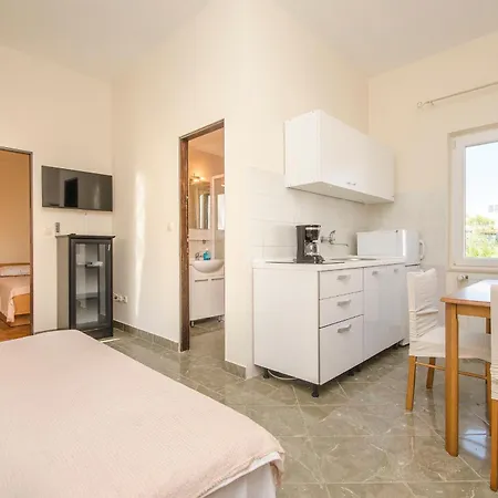 Peaceful Port Daire *