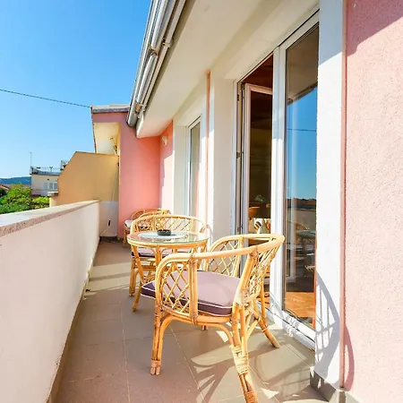 Peaceful Port Daire *