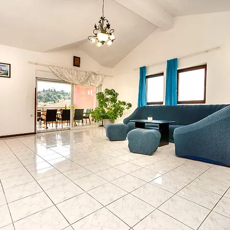 Peaceful Port Tribalj