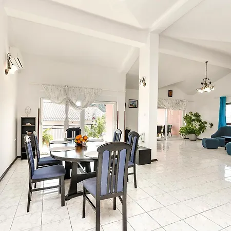 Peaceful Port Daire Tribalj