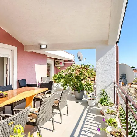 Peaceful Port Tribalj