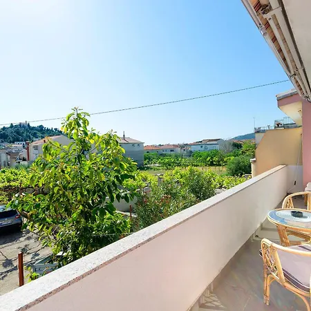 Peaceful Port * Tribalj