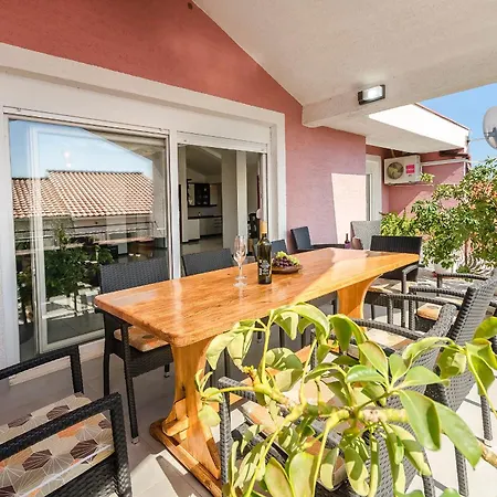 Peaceful Port * Tribunj (Sibenik-Knin)