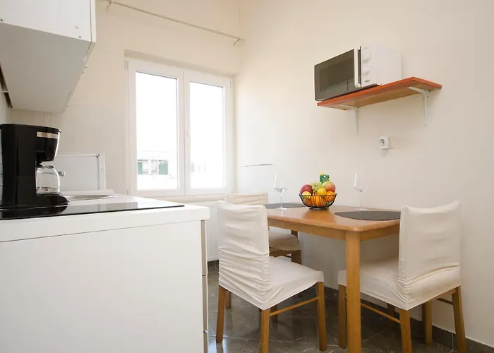 Peaceful Port * Tribalj