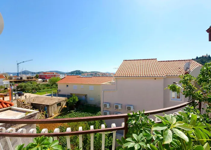 Peaceful Port Appartement Tribalj