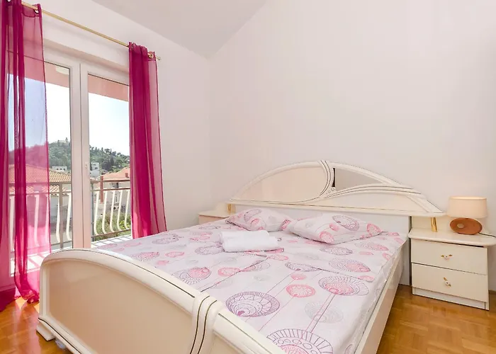 Peaceful Port Tribalj