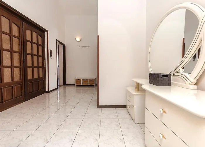 Peaceful Port Apartman