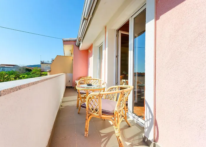 Peaceful Port Apartamento *