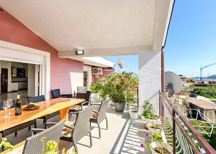 Peaceful Port Tribalj