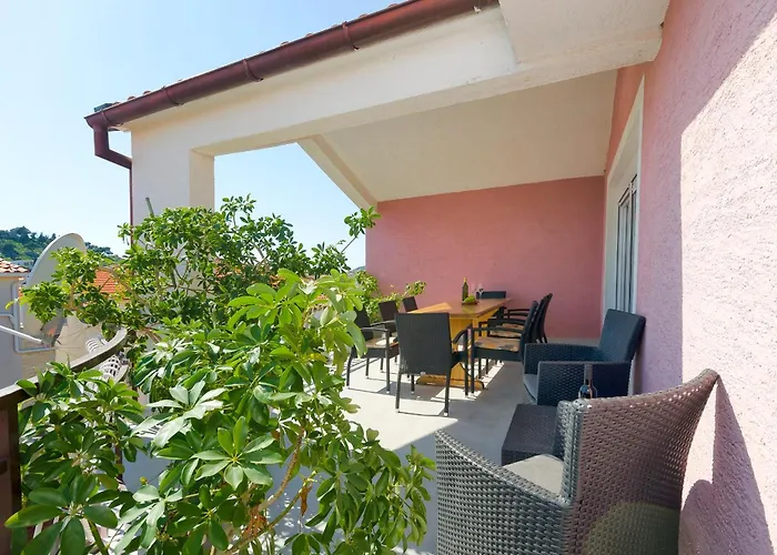 Peaceful Port Appartement Tribalj