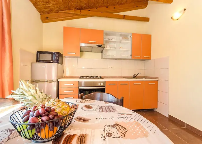 Peaceful Port * Tribalj