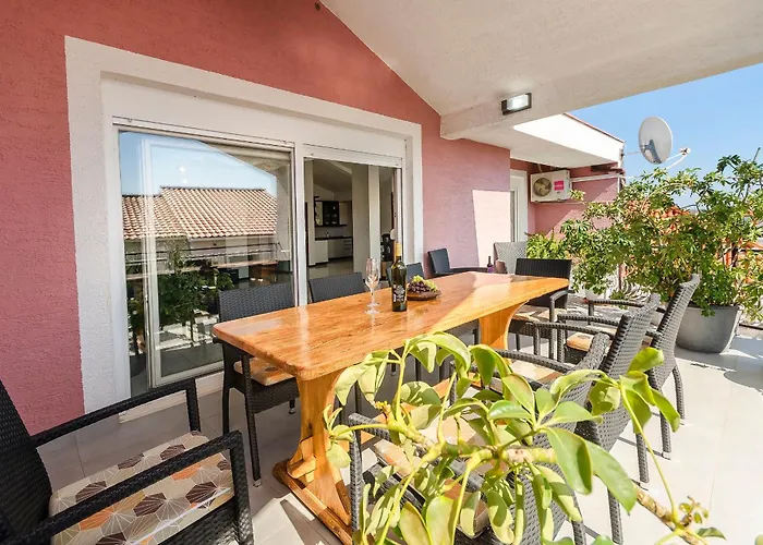 Peaceful Port * Tribalj